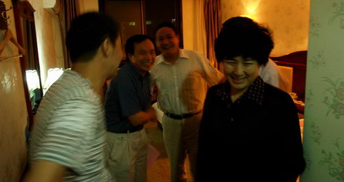 市委宣傳部部長劉淑慧及商洛日報(bào)社領(lǐng)導(dǎo)看望參會(huì)人員