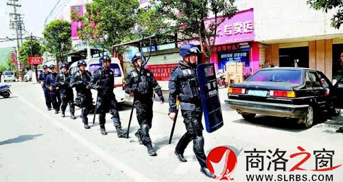 我市公安機關(guān)開展街面武裝巡邏