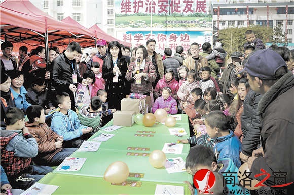 團(tuán)組織開展關(guān)愛農(nóng)村留守兒童活動