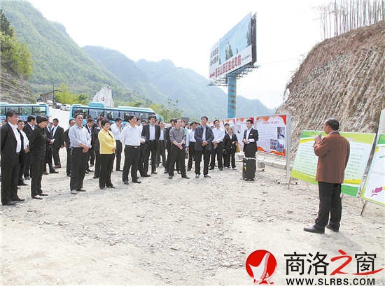 縣人大代表觀摩磨石溝美麗鄉(xiāng)村建設工作、議報告。